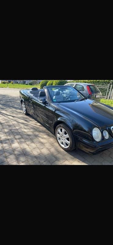 Gebraucht Mercedes CLK200 163 PS (119 kW) 2000 Schwarz Cabrio