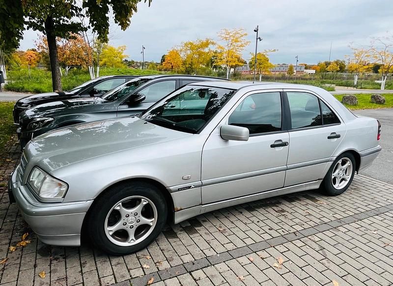 Silber Gebraucht 1998 Mercedes C180 Limousine | 1.700 € (Guter Preis) - Bild 1/4