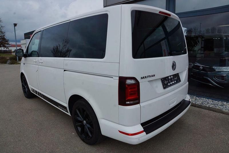 Gebraucht VW Multivan R 204 PS (150 kW) 2018 Weiß Van / Kleinbus