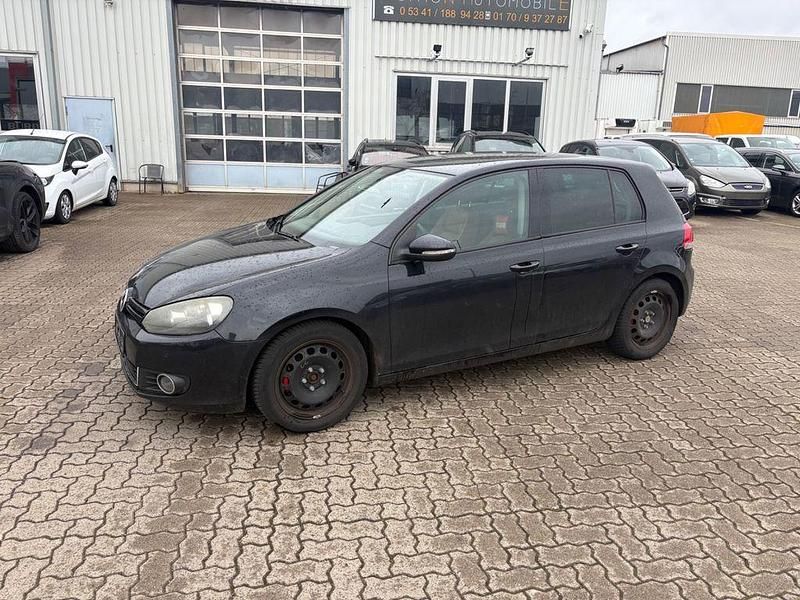 Gebraucht VW Golf VI 105 PS (77 kW) 2011 Schwarz Kleinwagen