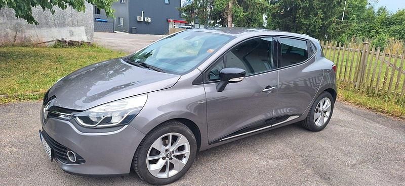 Grau Gebraucht 2016 Renault Clio IV LIMITED Kleinwagen | 6.000 € (Fairer Preis) - Bild 1/4