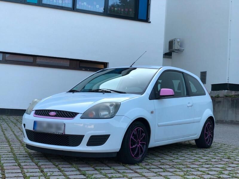 Weiß Gebraucht 2007 Ford Fiesta Kleinwagen | 650 € (Superpreis) - Bild 1/4