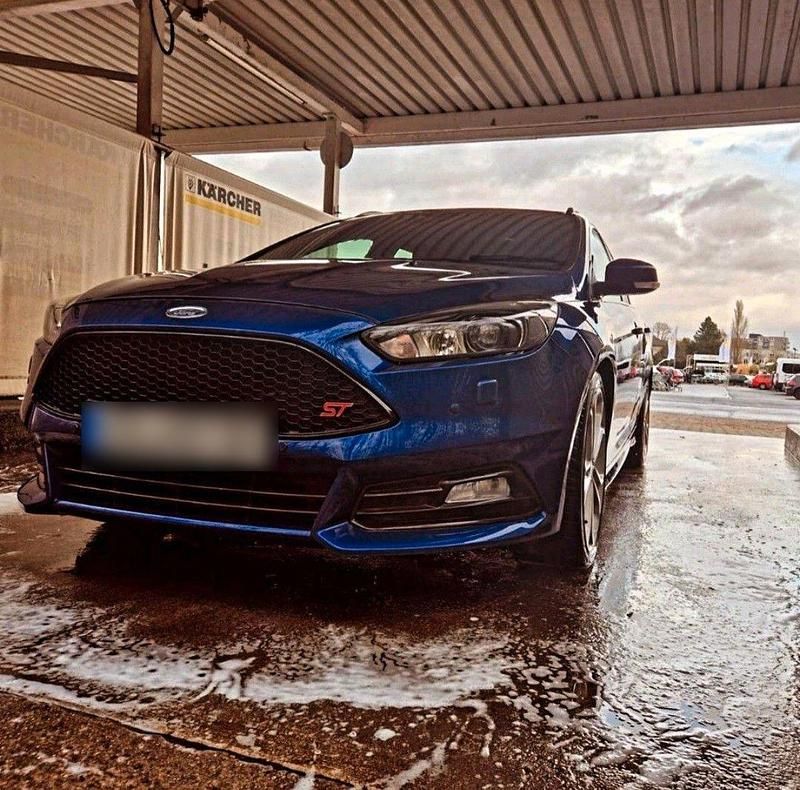 Gebraucht Ford Focus Sport 185 PS (136 kW) 2017 Blau Kombi
