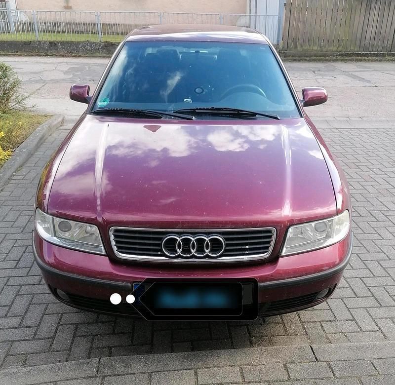Gebraucht Audi A4 105 PS (77 kW) 2002 Rot Limousine