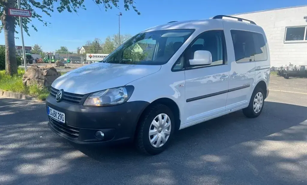 Gebraucht VW Caddy Comfortline 109 PS (80 kW) 2011 Weiß Van / Kleinbus
