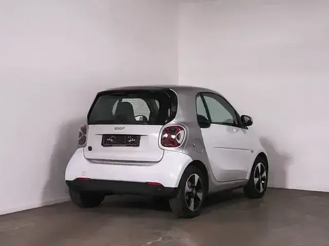 Second-hand Smart ForTwo Electric Drive 60 kW (82 CP) 2024 Alb Coupe