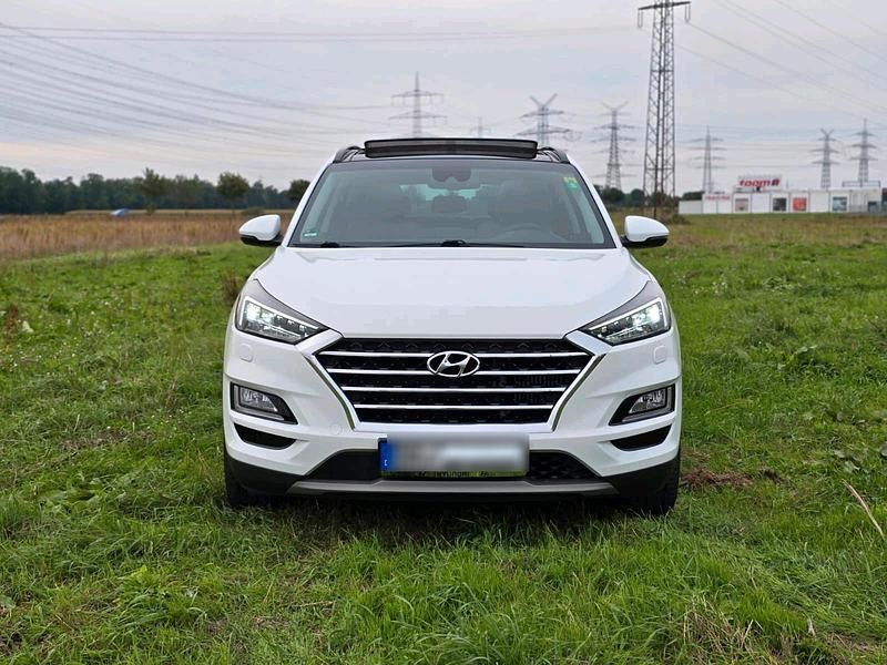 Weiß Gebraucht 2020 Hyundai Tucson SUV | 22.990 € (Fairer Preis) - Bild 1/4