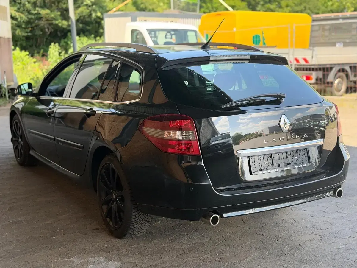 Gebraucht Renault Laguna III 173 PS (127 kW) 2015 Schwarz Kombi