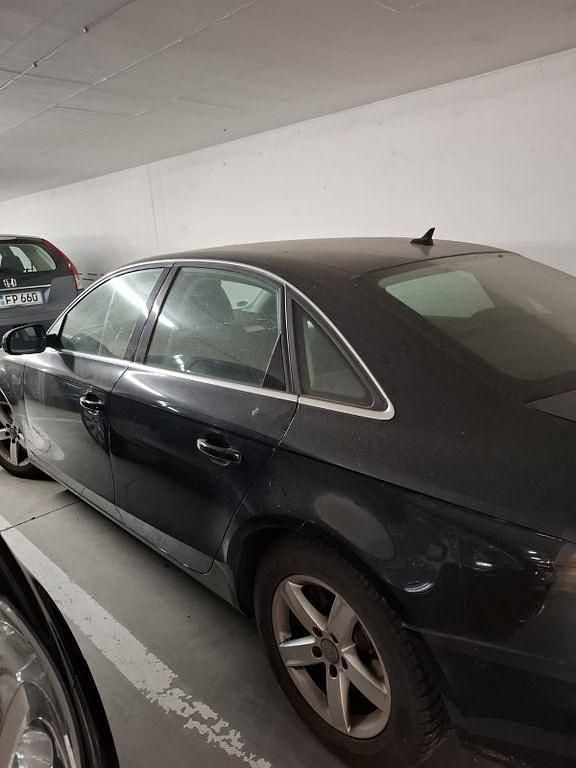 Gebraucht Audi A4 Ambiente 120 PS (88 kW) 2011 Schwarz Limousine