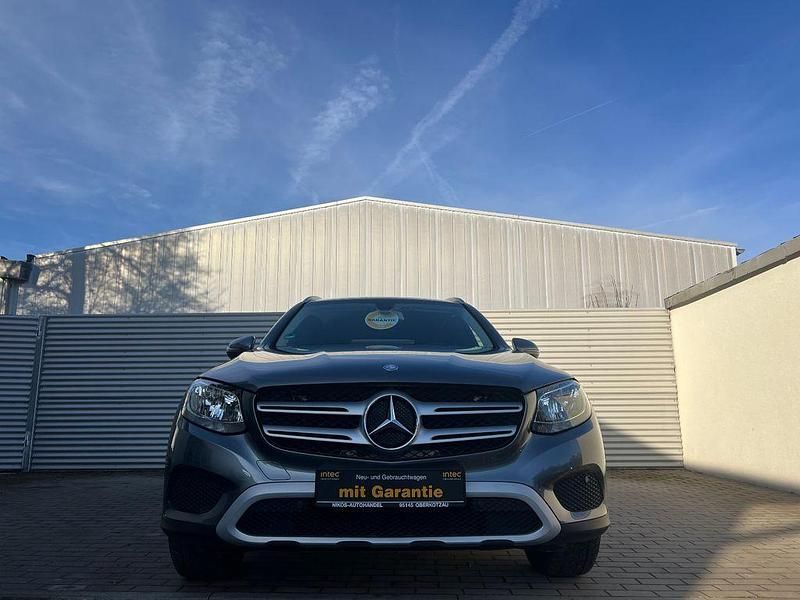 Grau Gebraucht 2016 Mercedes GLC220 SUV | 22.790 € (Guter Preis) - Bild 1/4