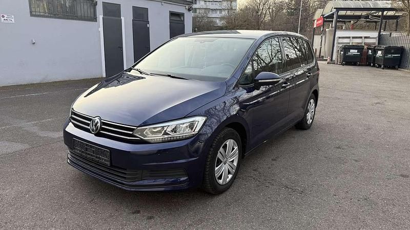 Gebraucht 2017 VW Touran Trendline Van / Kleinbus | 12.000 € (Teuer) - Bild 1/4