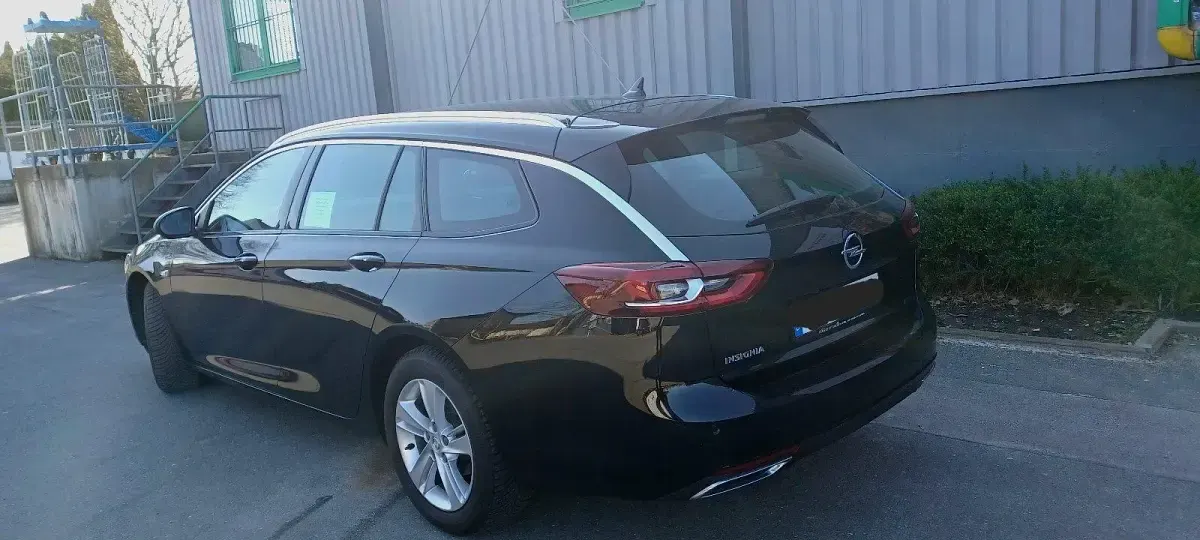 Gebraucht Opel Insignia Business Elegance 174 PS (127 kW) 2022 Schwarz Kombi