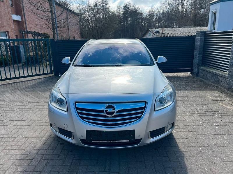 Gebraucht Opel Insignia Edition 160 PS (117 kW) 2009 Silber Kombi