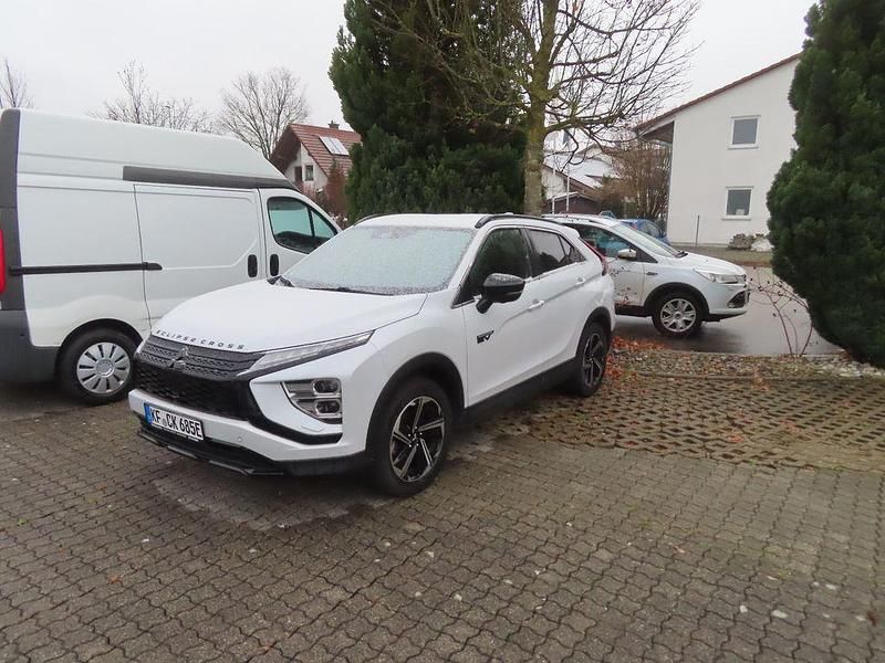 Weiß Gebraucht 2023 Mitsubishi Eclipse Cross Select SUV | 24.600 € (Guter Preis) - Bild 1/4