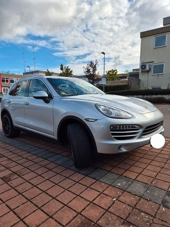 Grau Gebraucht 2013 Porsche Cayenne SUV | 26.000 € (Fairer Preis) - Bild 1/4