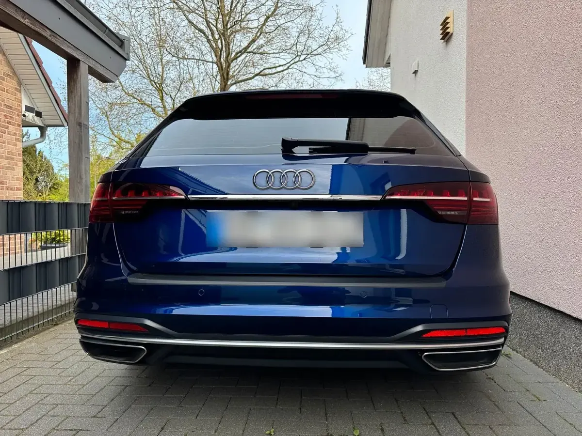 Gebraucht Audi A4 Advanced Plus 163 PS (119 kW) 2021 Blau Kombi