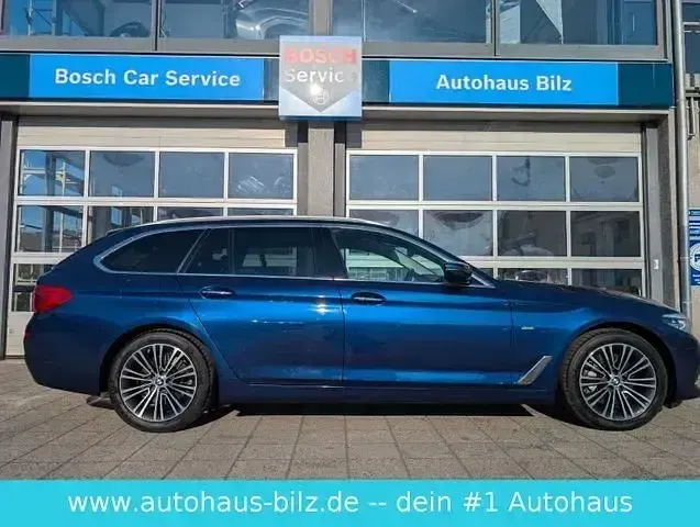 Gebraucht BMW 530 Sport Line 252 PS (185 kW) 2018 Blau Kombi