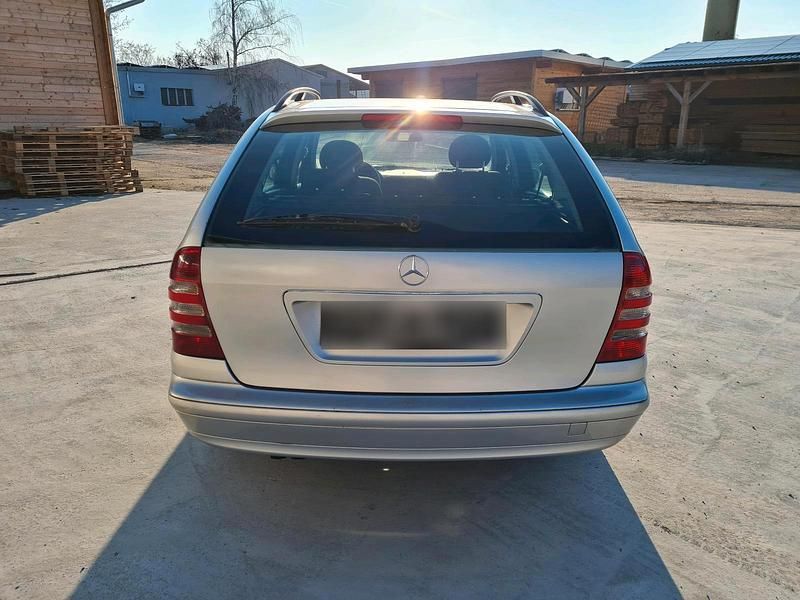 Gebraucht Mercedes C220 150 PS (110 kW) 2005 Silber Kombi