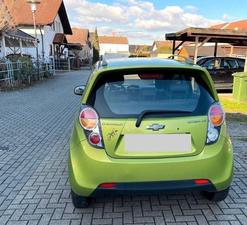 Grün Gebraucht 2011 Chevrolet Spark Kleinwagen | 3.200 € (Fairer Preis) - Bild 1/4