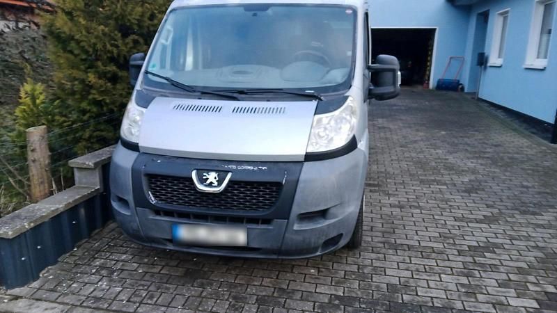 Gebraucht Peugeot Boxer 101 PS (74 kW) 2010 Silber Van