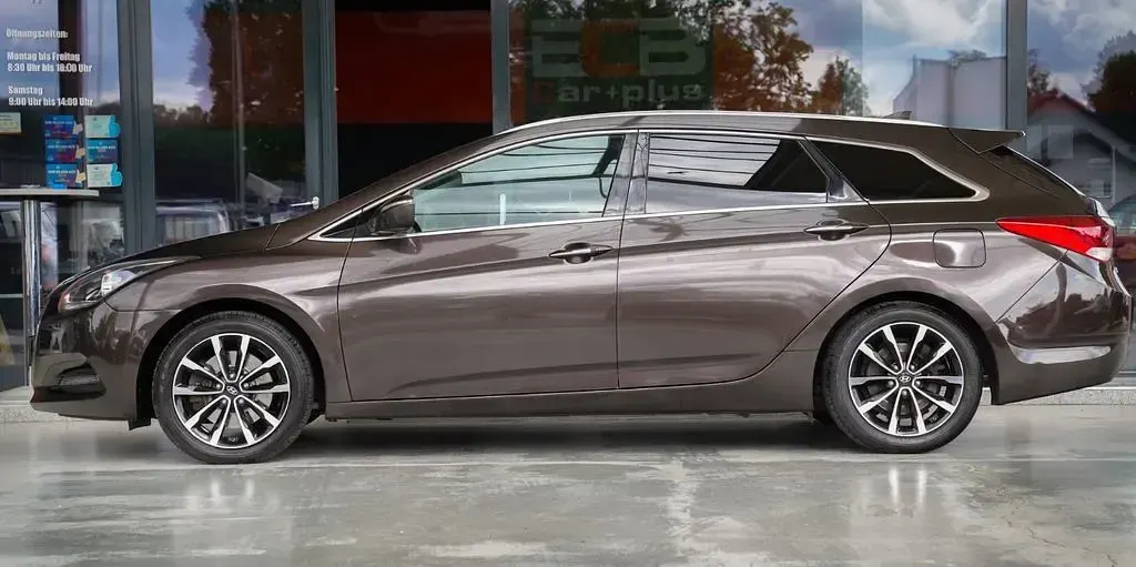 Gebraucht Hyundai i40 Style 141 PS (103 kW) 2015 Braun Kombi