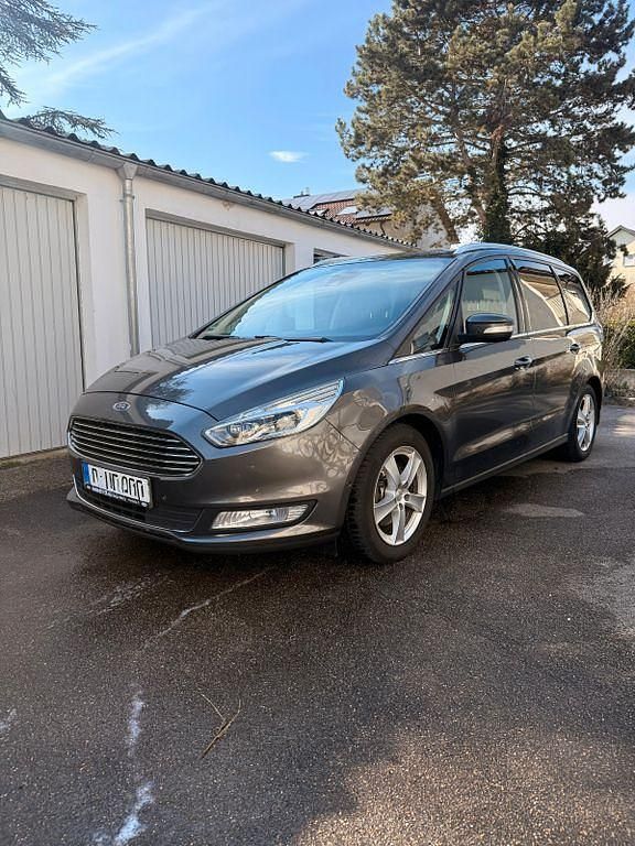 Gebraucht Ford Galaxy Titanium 211 PS (155 kW) 2016 Grau Van / Kleinbus