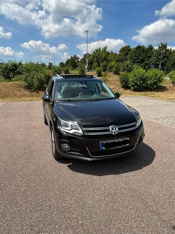 Schwarz Gebraucht 2015 VW Tiguan SUV | 12.700 € (Guter Preis) - Bild 1/4