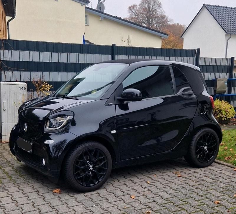 Schwarz Gebraucht 2016 Smart ForTwo Coupé Coupé | 8.200 € (Fairer Preis) - Bild 1/4