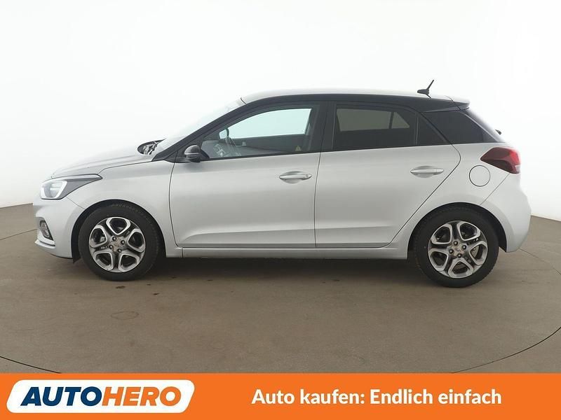 Gebraucht Hyundai i20 Advantage 84 PS (61 kW) 2020 Silber Kleinwagen