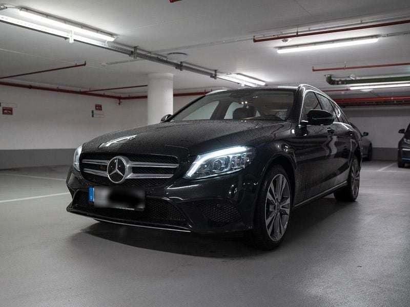 Gebraucht Mercedes C300e 306 PS (225 kW) 2020 Schwarz Kombi