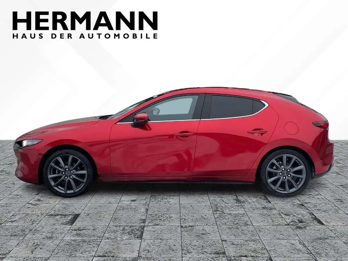 Używany Mazda 3 Selection 150 KM (110 kW) 2021 Czerwony Sedan/Limuzyna