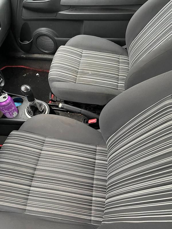 Second-hand VW Fox 73 CP (53 kW) 2010 Roșu Hatchback