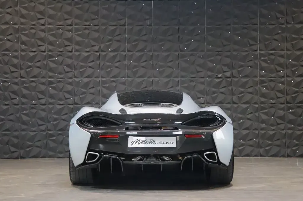 Gebraucht McLaren 570GT 570 PS (419 kW) 2018 Silber