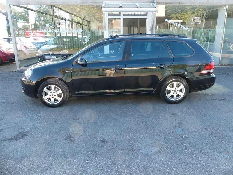 Gebraucht VW Golf VI Match 105 PS (77 kW) 2013 Schwarz Kleinwagen