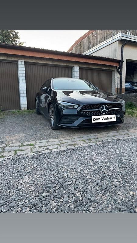 Schwarz Gebraucht 2021 Mercedes CLA250 AMG line Limousine | 31.500 € (Fairer Preis) - Bild 1/4