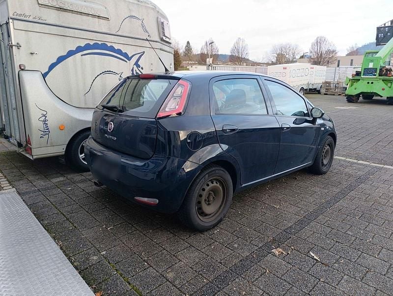 Gebraucht Fiat Punto Evo 84 PS (61 kW) 2015 Blau Kleinwagen