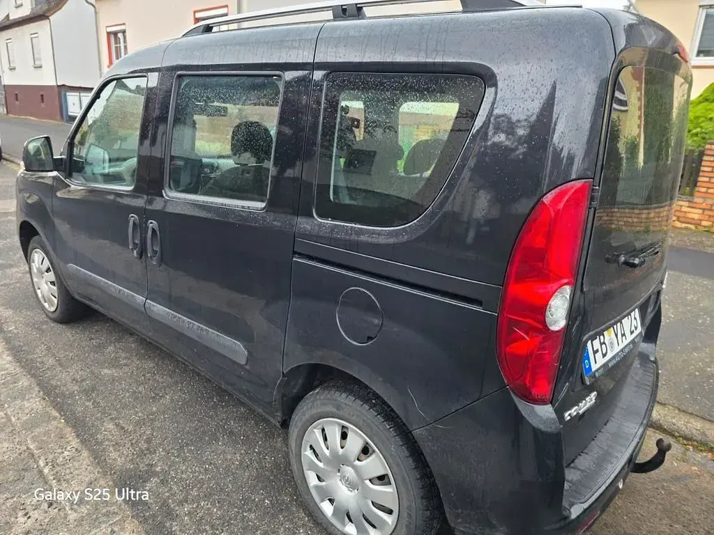 Gebraucht Opel Combo Edition 120 PS (88 kW) 2016 Schwarz Van / Kleinbus
