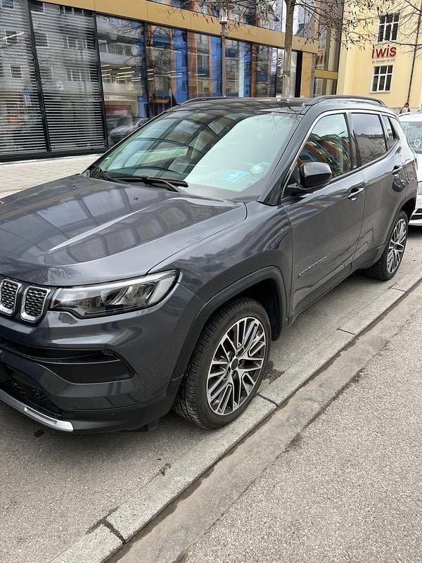 Gebraucht Jeep Compass Limited 190 PS (139 kW) 2022 Beige SUV
