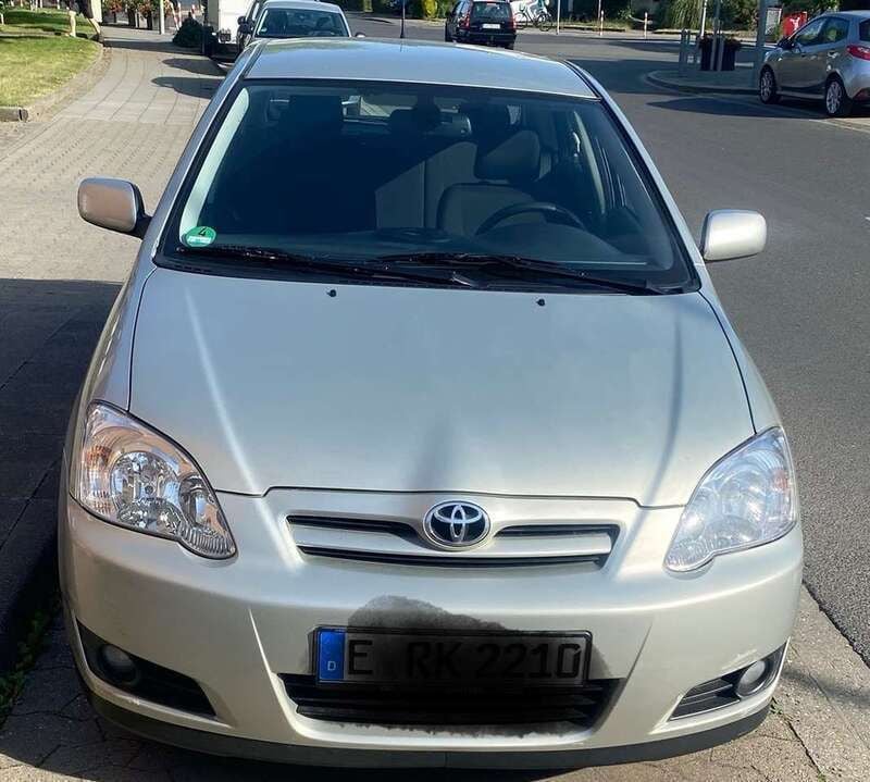 Silber Gebraucht 2004 Toyota Corolla Limousine | 4.500 € (Fairer Preis) - Bild 1/4