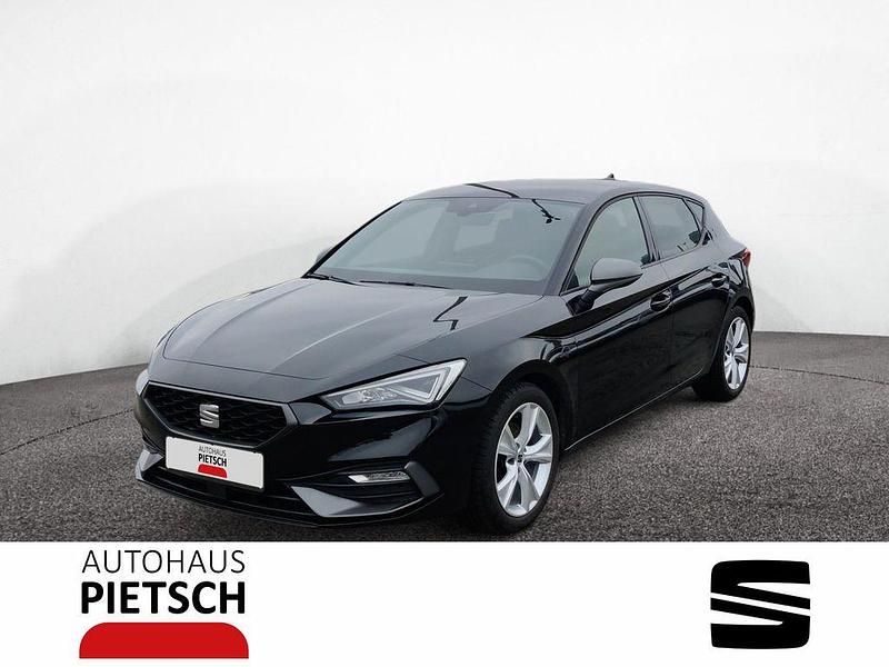 Gebraucht Seat Leon FR 131 PS (96 kW) 2023 Midnight schwarz metallic Limousine