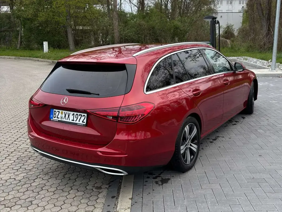 Gebraucht Mercedes C200 163 PS (119 kW) 2022 Rot Kombi