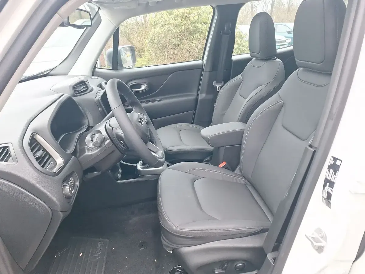 Neu Jeep Renegade 129 PS (94 kW) 2026 Weiß SUV