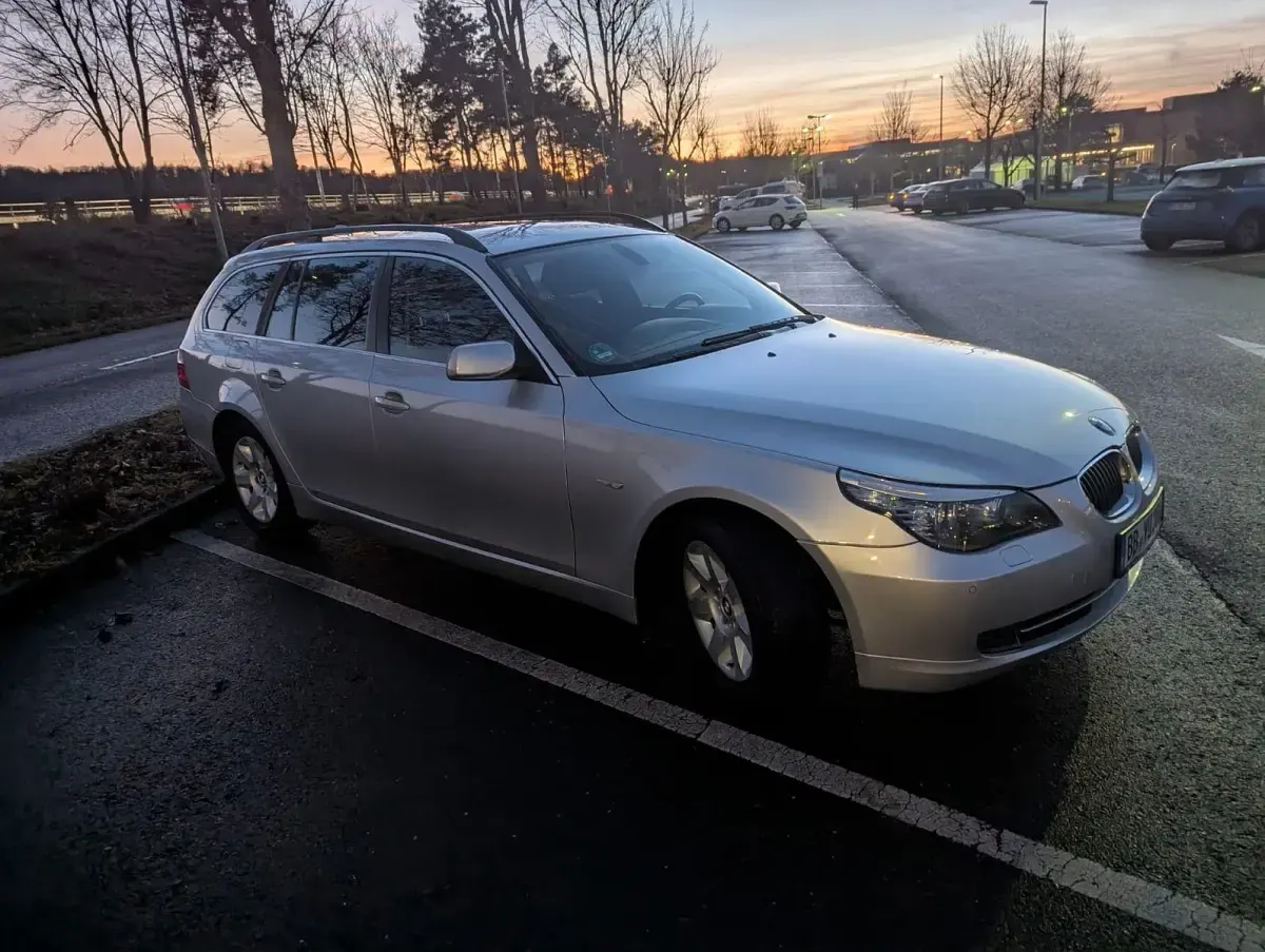 Gebraucht BMW 525 Advantage 197 PS (144 kW) 2009 Silber Kombi