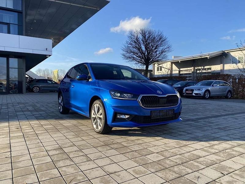 Race blau Gebraucht 2021 Skoda Fabia Style Kleinwagen | 15.600 € (Fairer Preis) - Bild 1/1