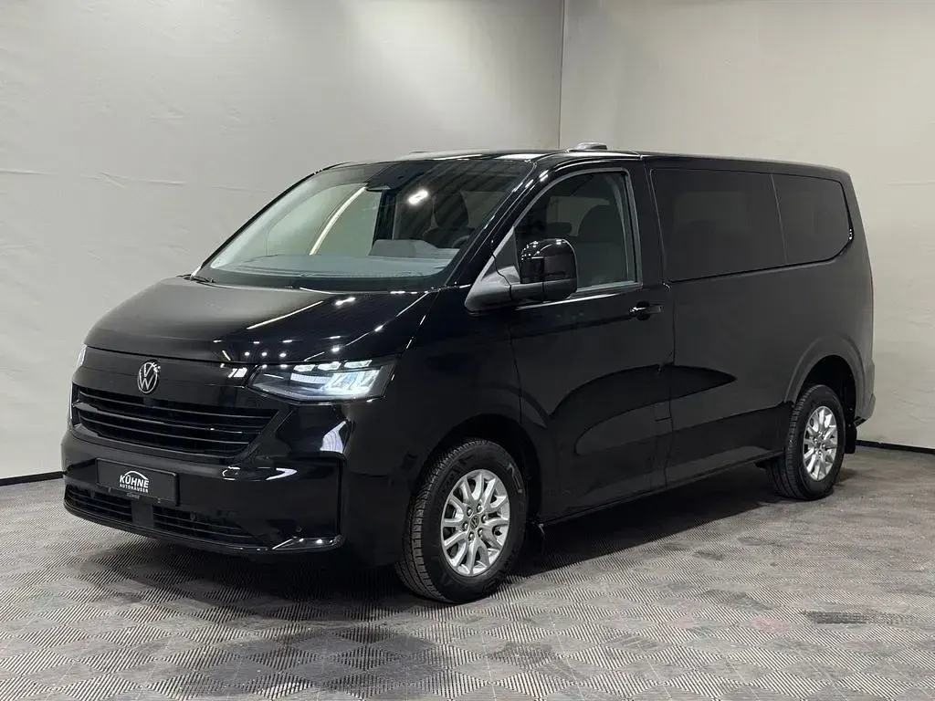 Gebraucht VW Caravelle Life 150 PS (110 kW) 2025 Schwarz Van