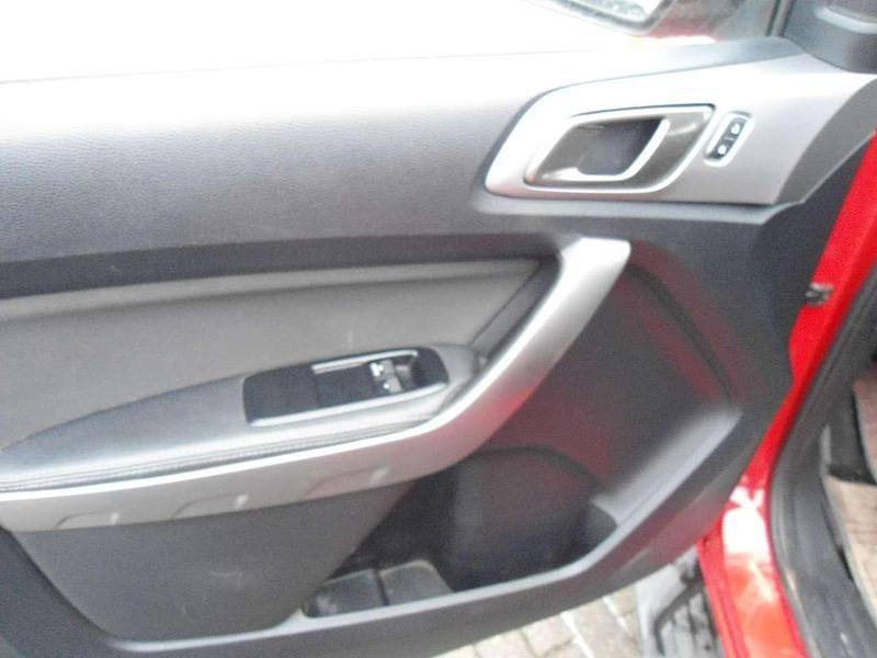 Gebraucht Ford Ranger XLT 213 PS (156 kW) 2022 Racerot Abholung