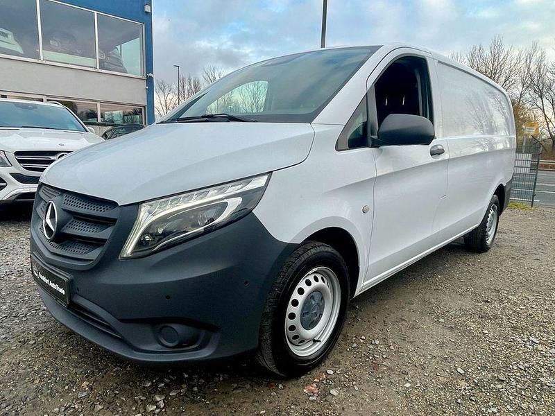Weiß Gebraucht 2020 Mercedes Vito Van / Kleinbus | 17.900 € (Superpreis) - Bild 1/4
