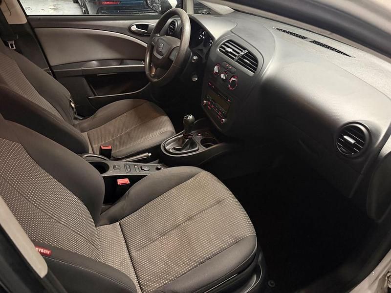 Second-hand Seat Leon 105 CP (77 kW) 2010 Alb Hatchback