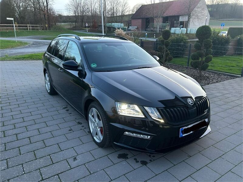 Schwarz Gebraucht 2018 Skoda Octavia RS Kombi | 22.999 € - Bild 1/4