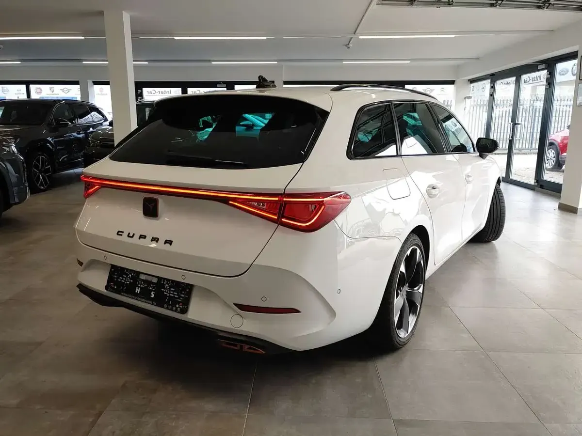 Gebraucht Cupra Leon 204 PS (150 kW) 2024 Candyweiß Kombi